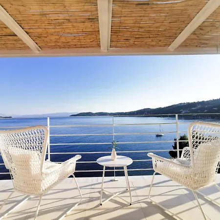 Nyaraló Evgenia Seafront House