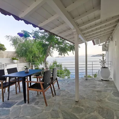 Nyaraló Evgenia Seafront House